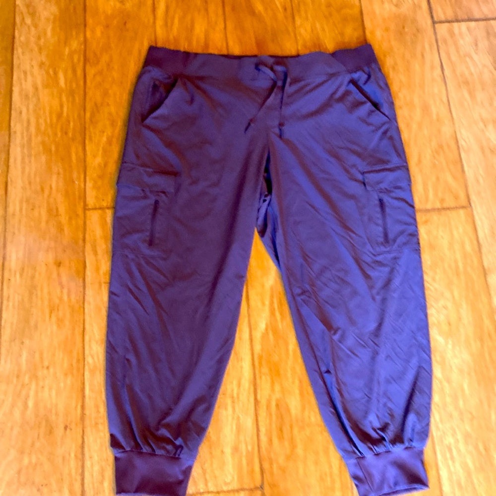 Used women’s plus size XXL cargo joggers made by all in motion